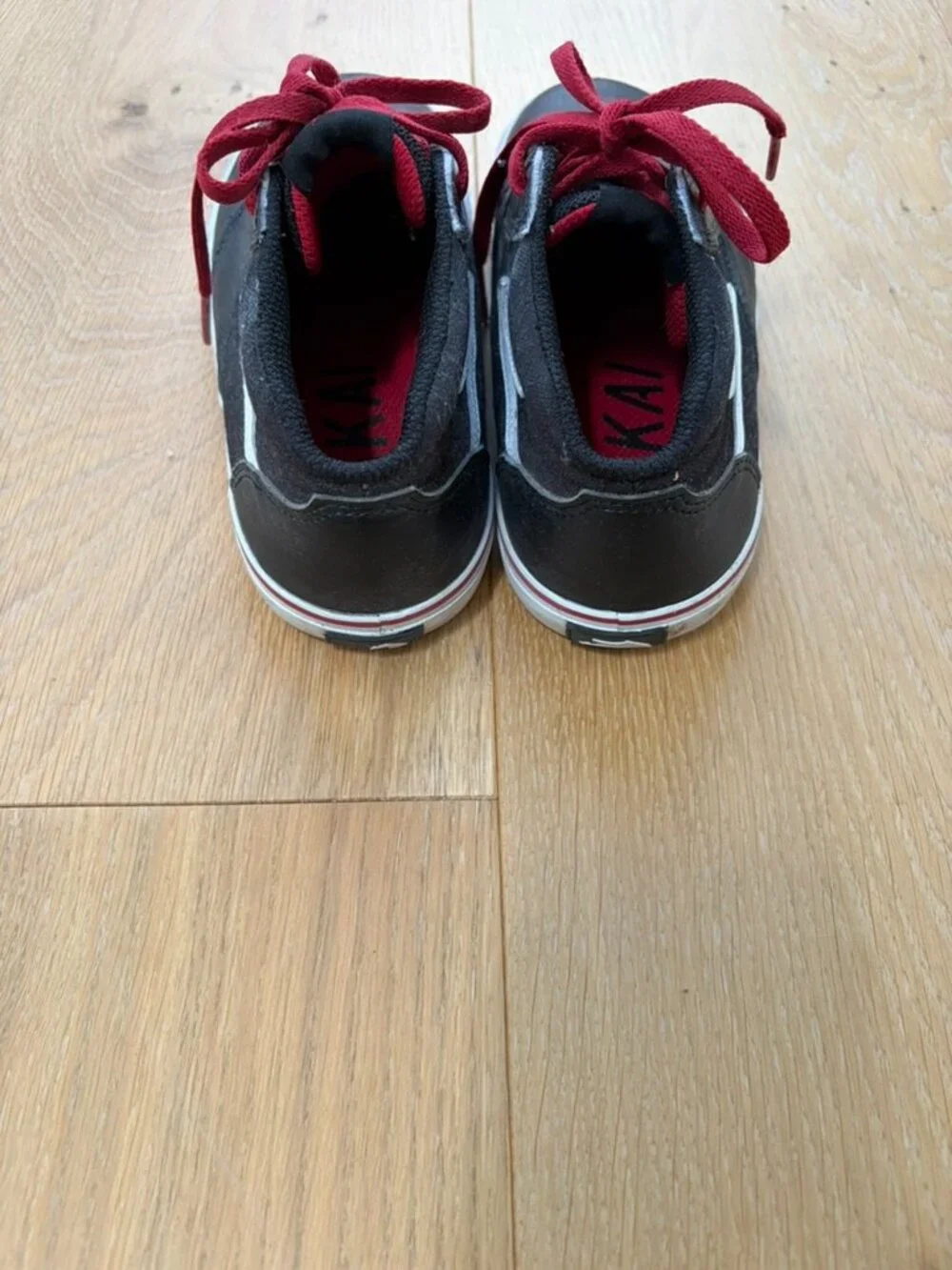 LAKAI Skate Shoes - Size: Youth 4 - EUC